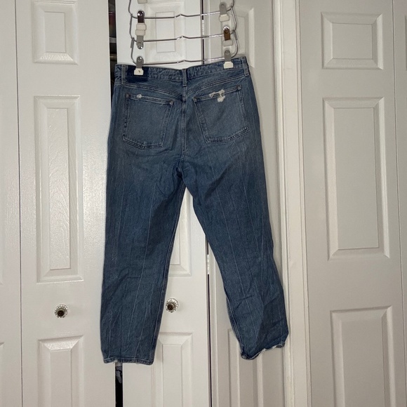 Abercrombie Curve Love High Rise Mom Jean - Picture 2 of 3